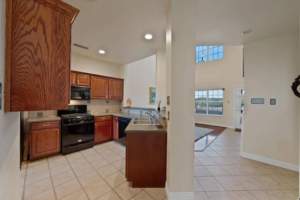 1607 Masters Drive, DeSoto, TX 75115 1607 Masters Drive, DeSoto, TX 75115