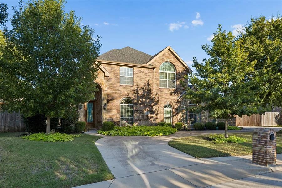 Property photo for 305 Fountain Creek Court, Ovilla, TX