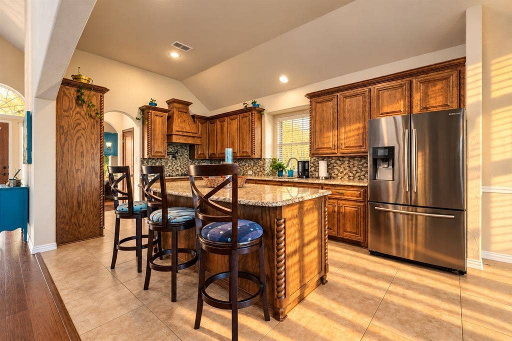 305 Fountain Creek Court, Ovilla, TX 75154 305 Fountain Creek Court, Ovilla, TX 75154