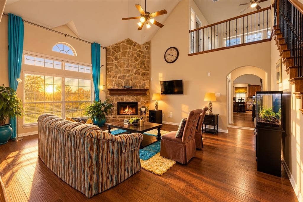 305 Fountain Creek Court, Ovilla, TX 75154 305 Fountain Creek Court, Ovilla, TX 75154