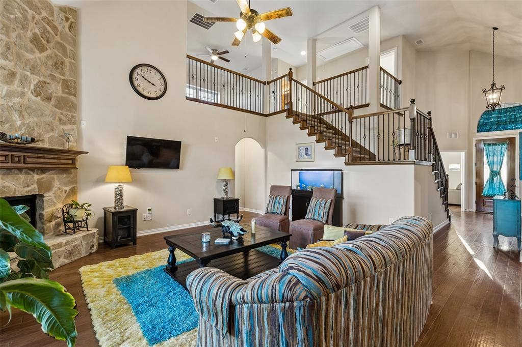 305 Fountain Creek Court, Ovilla, TX 75154 305 Fountain Creek Court, Ovilla, TX 75154