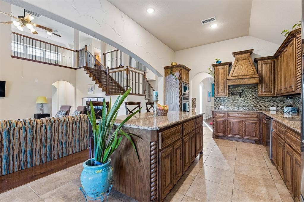 305 Fountain Creek Court, Ovilla, TX 75154 305 Fountain Creek Court, Ovilla, TX 75154