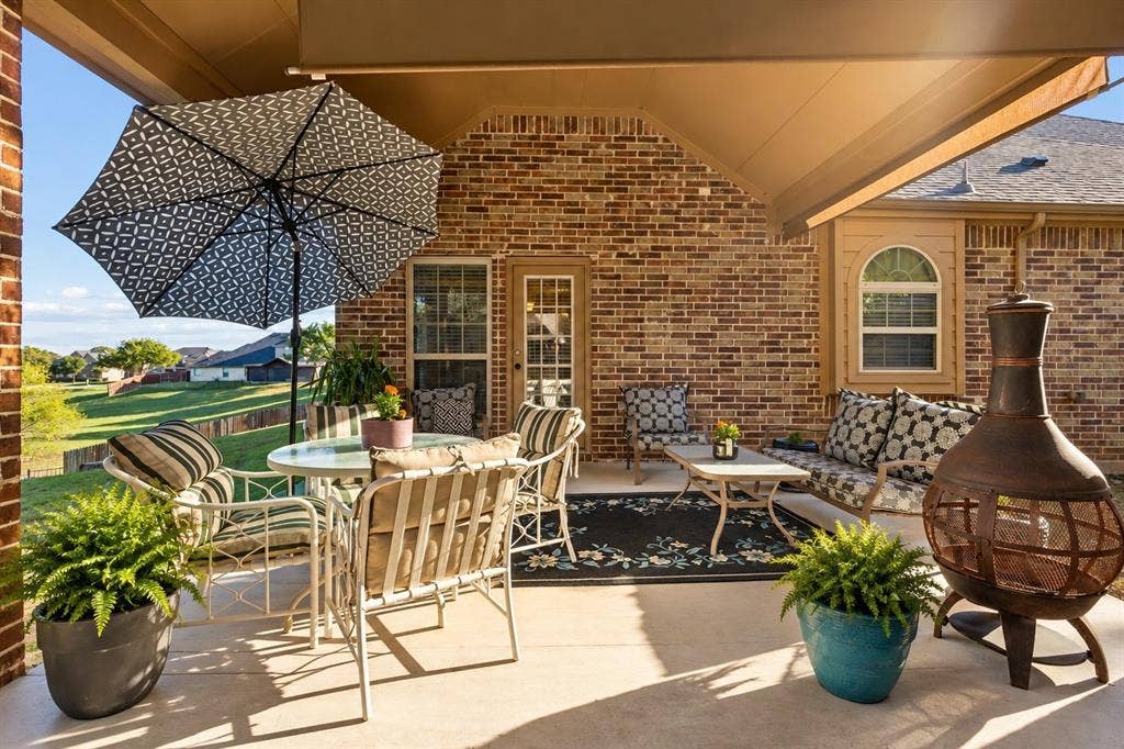 305 Fountain Creek Court, Ovilla, TX 75154 305 Fountain Creek Court, Ovilla, TX 75154