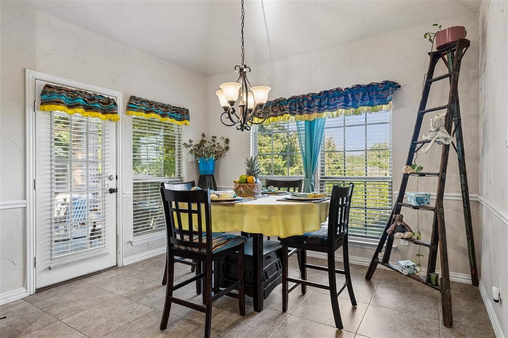 305 Fountain Creek Court, Ovilla, TX 75154 305 Fountain Creek Court, Ovilla, TX 75154