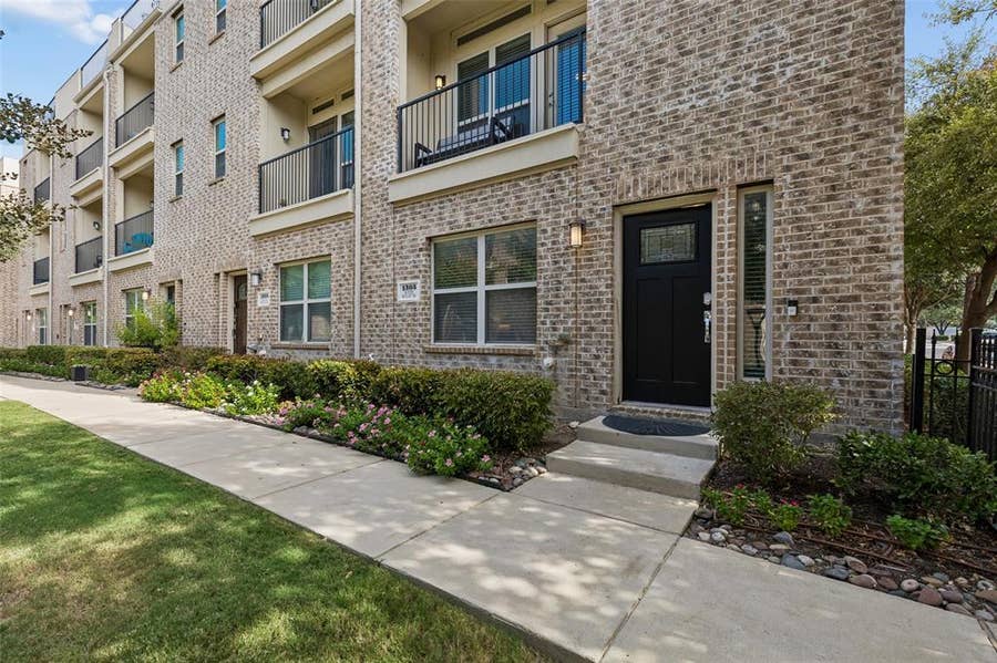 Property photo for 1303 Rancho Mirage Drive, Dallas, TX