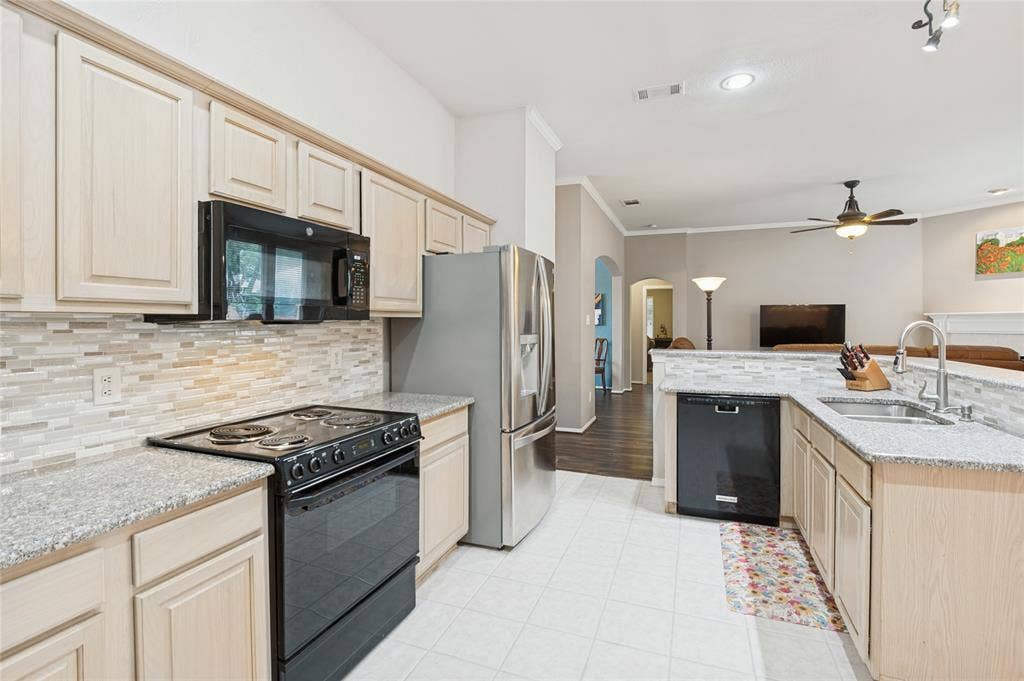 1374 Forest Creek Drive, Lewisville, TX 75067