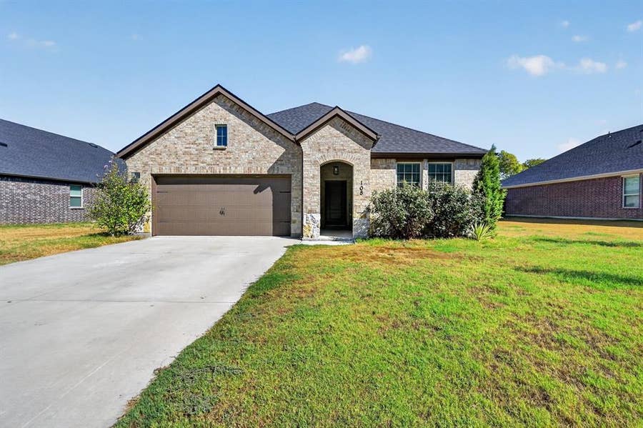 Property photo for 108 Lakeview Circle, Pilot Point, TX