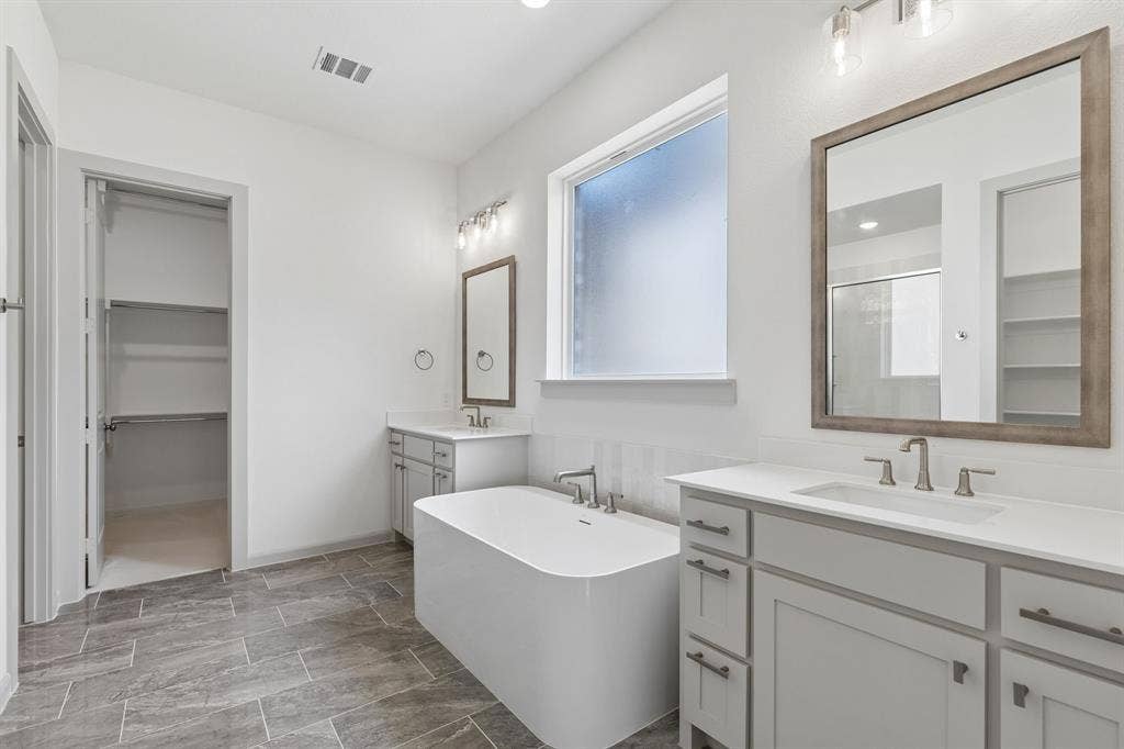 An owner's bath designed with two in mind!