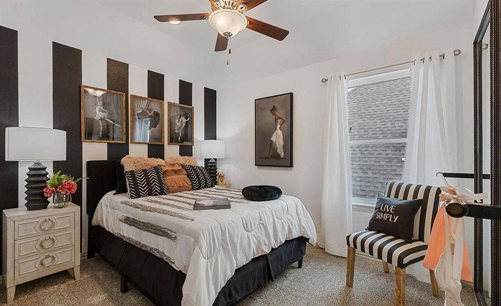 1456 Kit King Drive, Little Elm, TX 75036 White wall with black vertical stripes