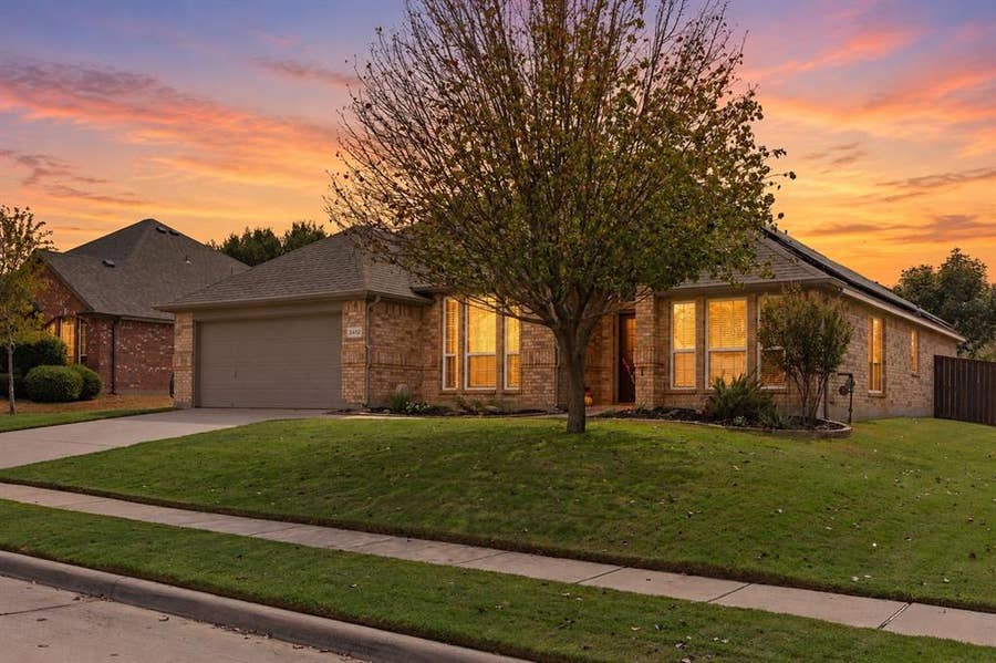 Property photo for 2402 Mallory Drive, Corinth, TX