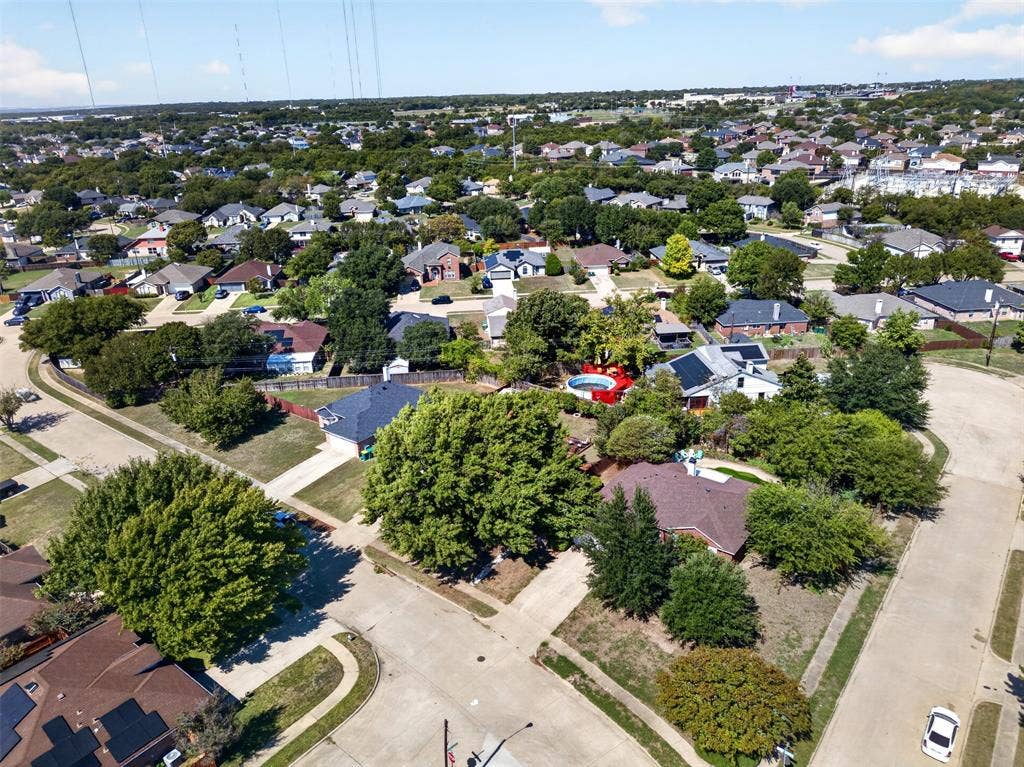 203 Briarglen Drive, Cedar Hill, TX 75104 Residential neighborhood with mature trees, established streets, and consistent housing styles