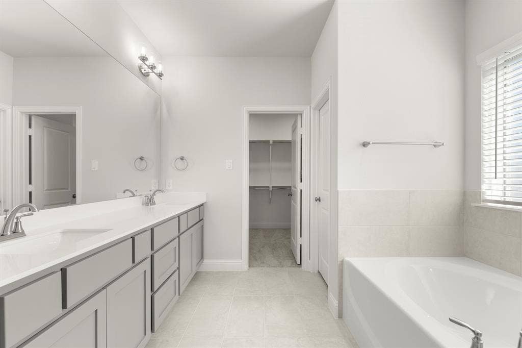 29. 2126 Rhodora - Bath.jpg