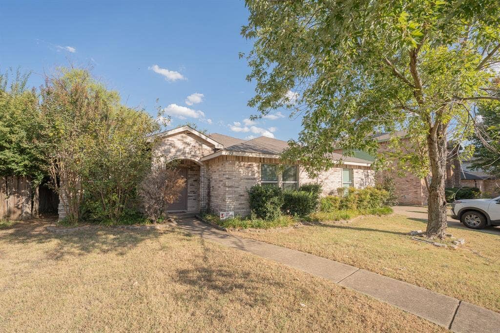 4835 Berridge Lane, Dallas, TX 75227