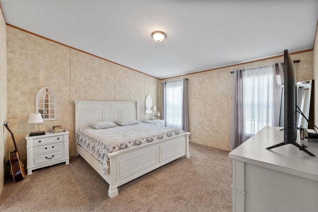 110 Wooded Creek Drive, Athens, TX 75751