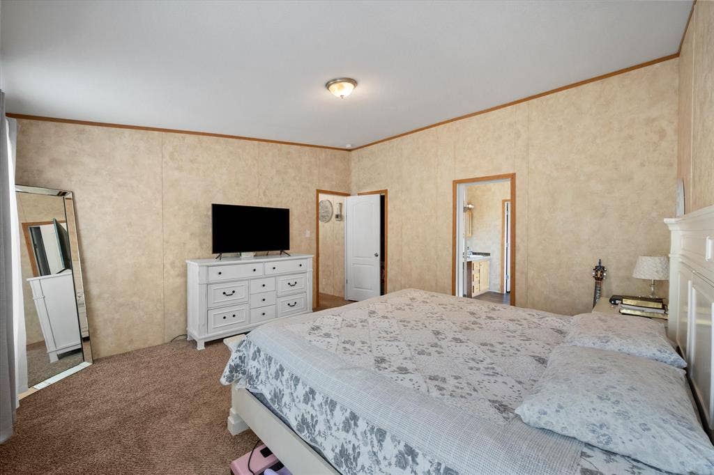 110 Wooded Creek Drive, Athens, TX 75751