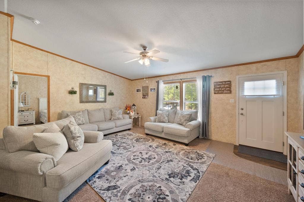 110 Wooded Creek Drive, Athens, TX 75751