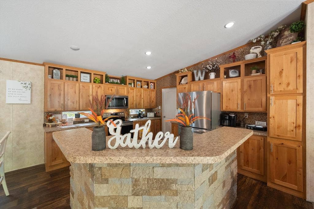 110 Wooded Creek Drive, Athens, TX 75751