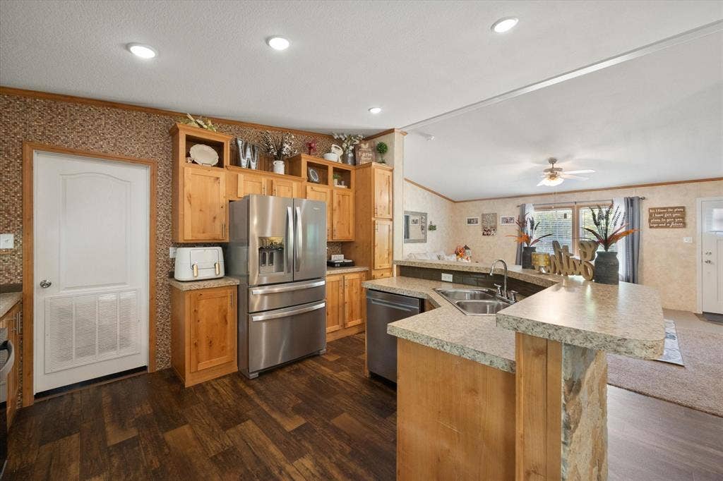 110 Wooded Creek Drive, Athens, TX 75751
