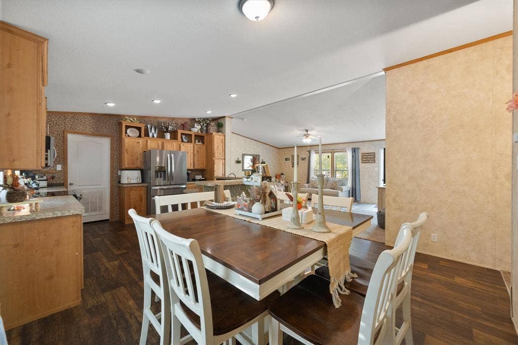 110 Wooded Creek Drive, Athens, TX 75751