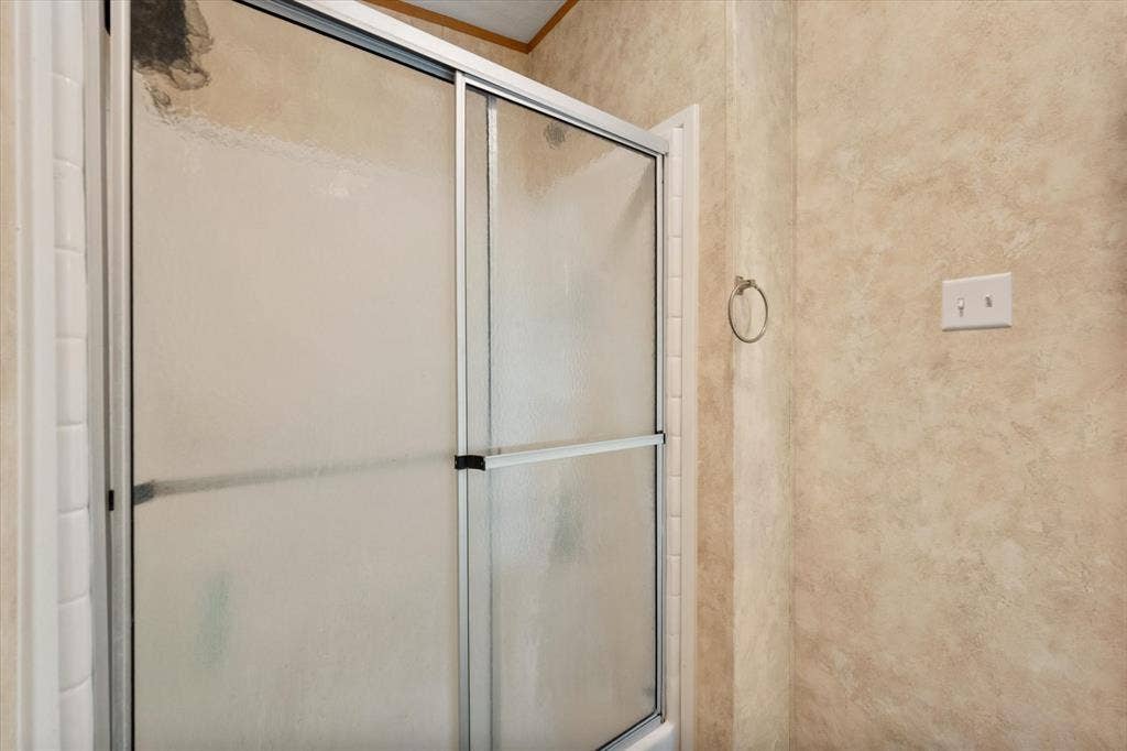 110 Wooded Creek Drive, Athens, TX 75751