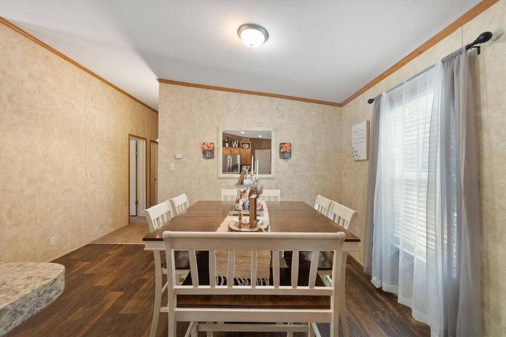 110 Wooded Creek Drive, Athens, TX 75751