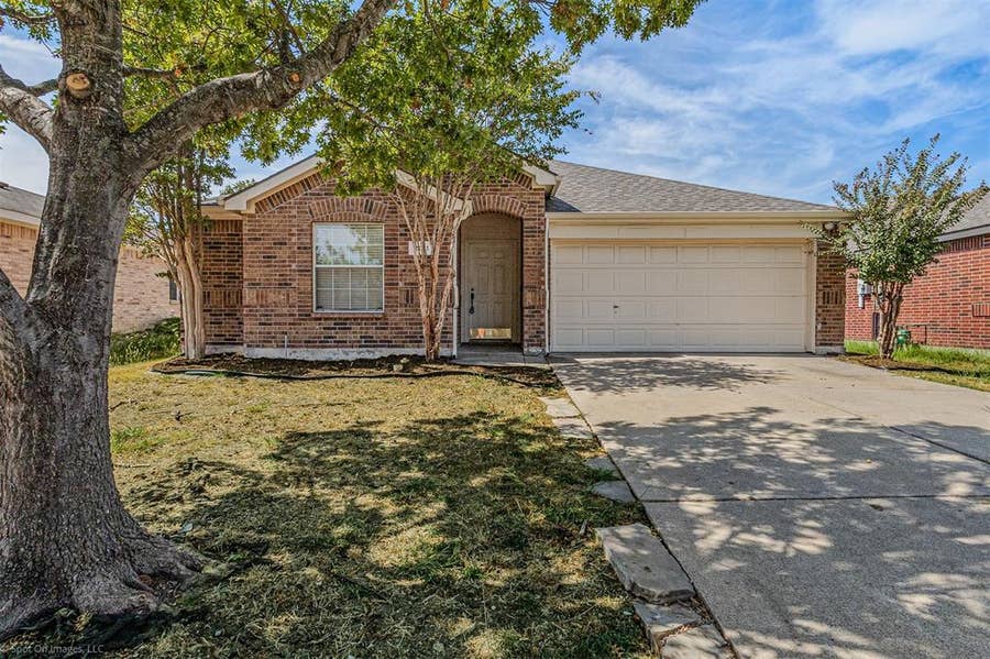 Property photo for 2011 Misty Hollow Court, Forney, TX