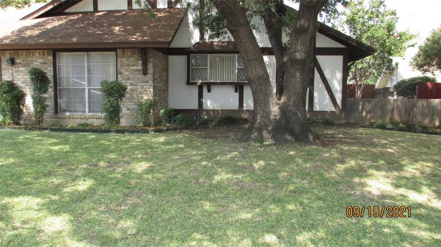 Property photo for 13433 Blossomheath Lane, Dallas, TX
