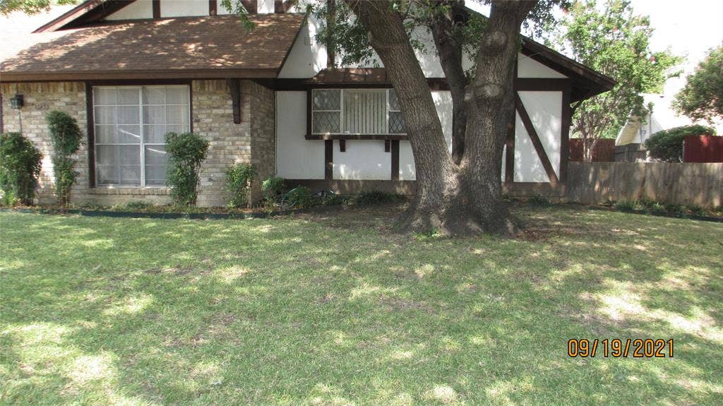 13433 Blossomheath Lane, Dallas, TX 75240 Front of Duplex