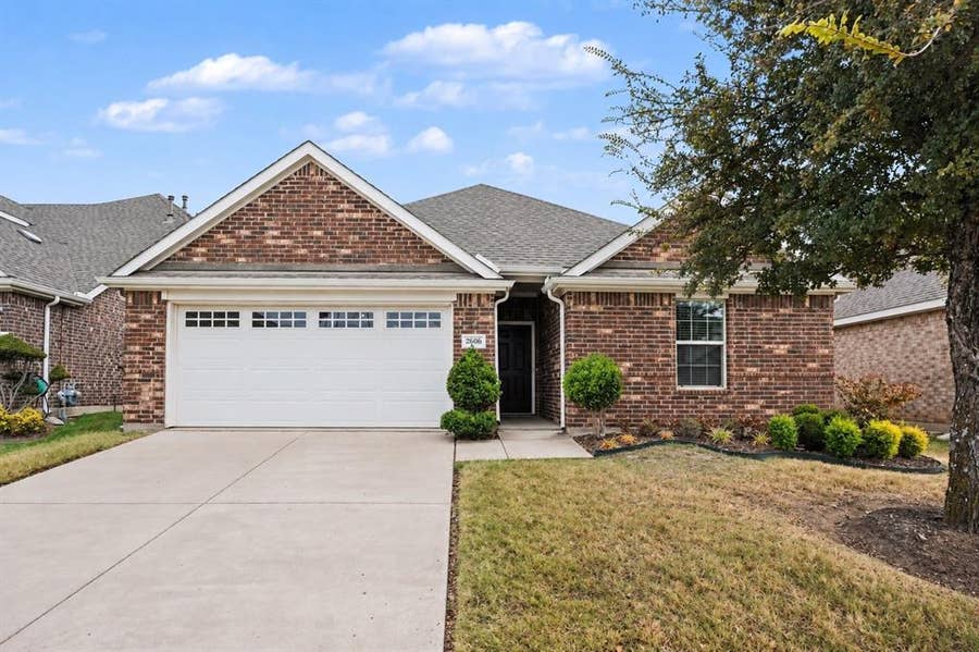 Property photo for 2606 Middleton Road, Glenn Heights, TX