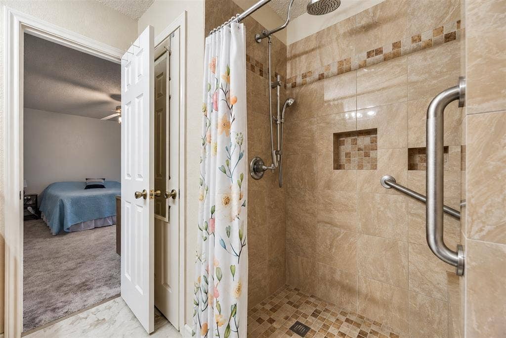 5120 Cliff Haven Drive, Dallas, TX 75236 5120 Cliff Haven Drive, Dallas, TX 75236