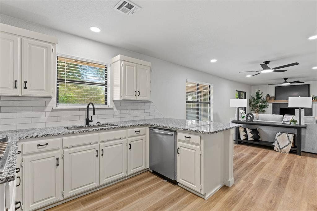 125 E Dawn Drive, Waco, TX 76706 125 E Dawn Drive, Waco, TX 76706