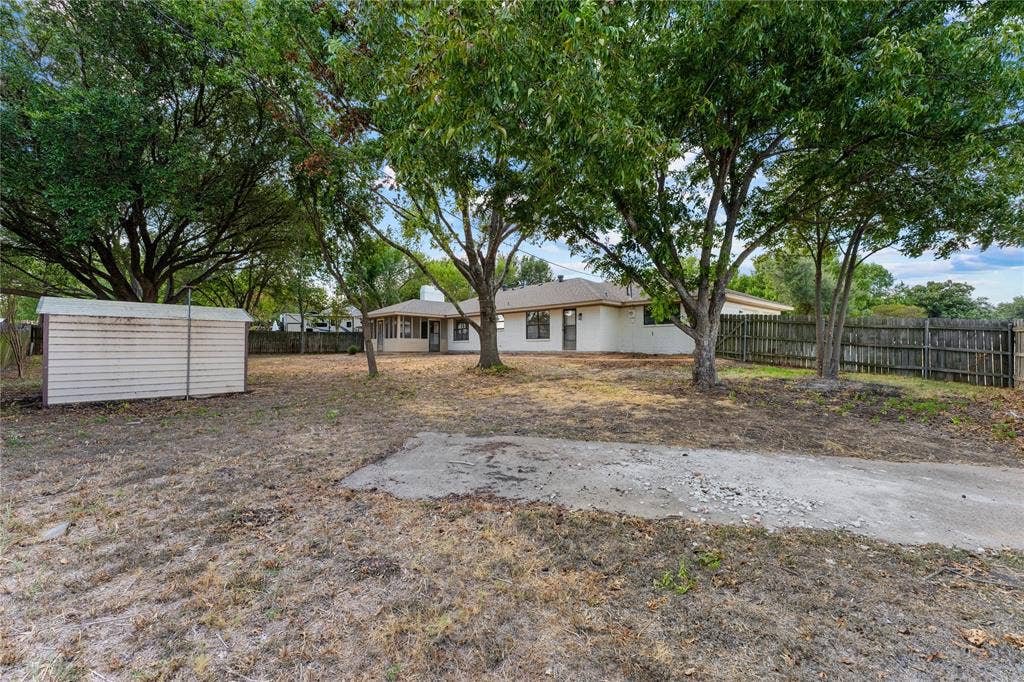 125 E Dawn Drive, Waco, TX 76706 125 E Dawn Drive, Waco, TX 76706