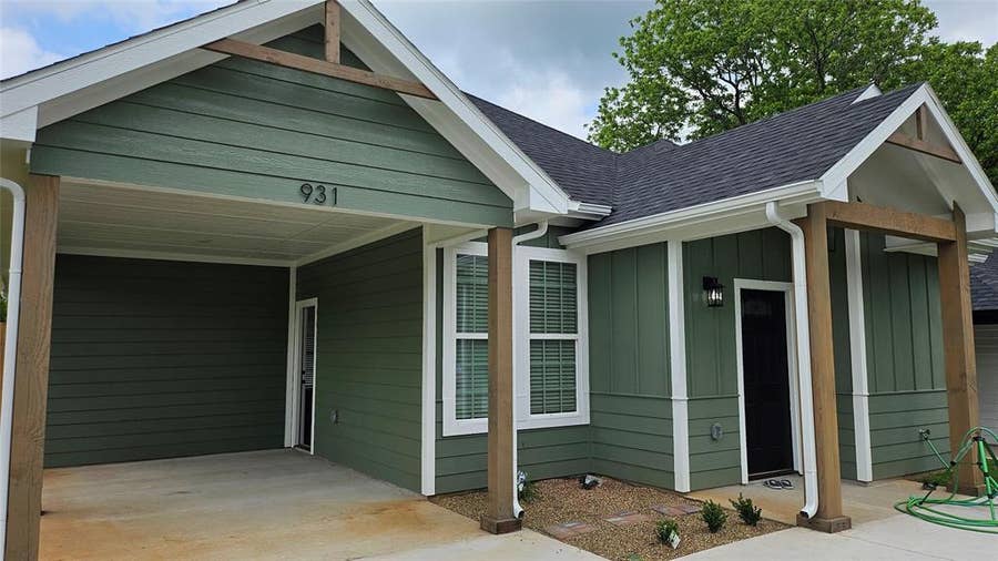 Property photo for 931 W Elm Street, Denison, TX