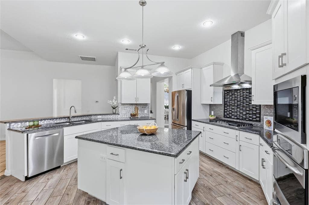 1905 Greenhill Drive, Rowlett, TX 75088