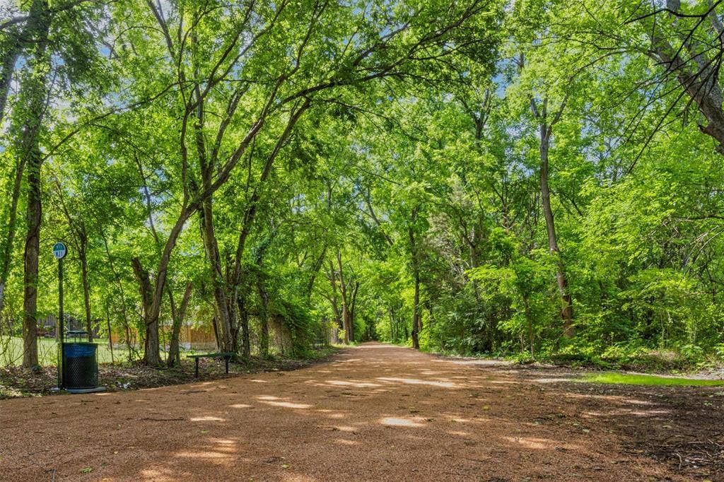 1905 Greenhill Drive, Rowlett, TX 75088