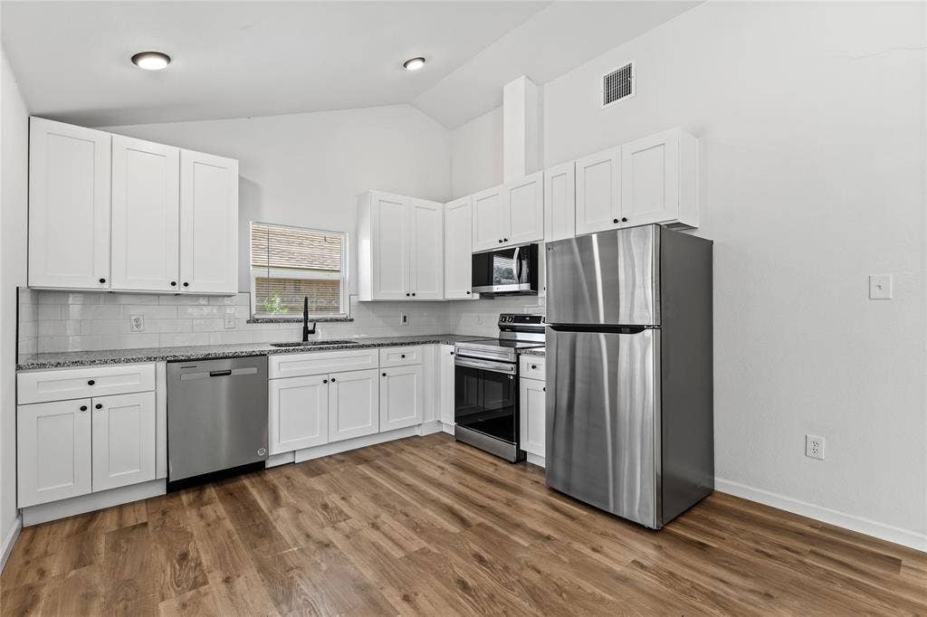 2123 Burnett Avenue, Waco, TX 76706 2123 Burnett Avenue, Waco, TX 76706