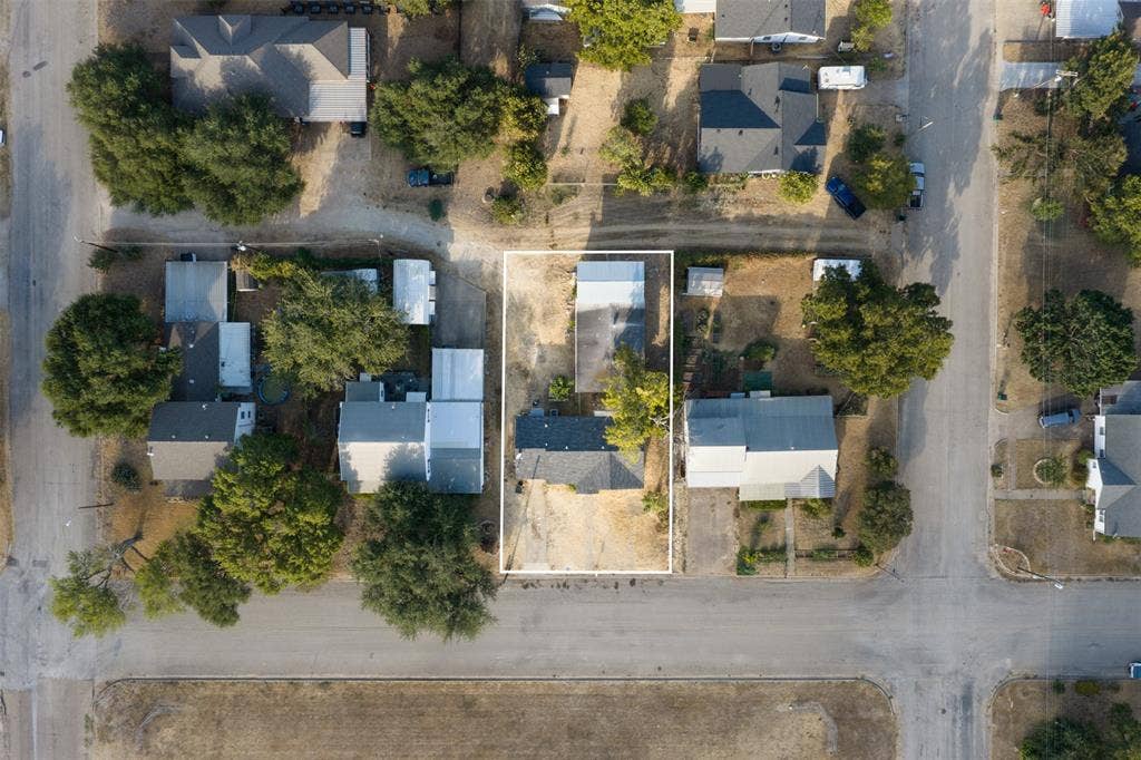 814 S Pierce Street, McGregor, TX 76657 814 S Pierce Street, McGregor, TX 76657