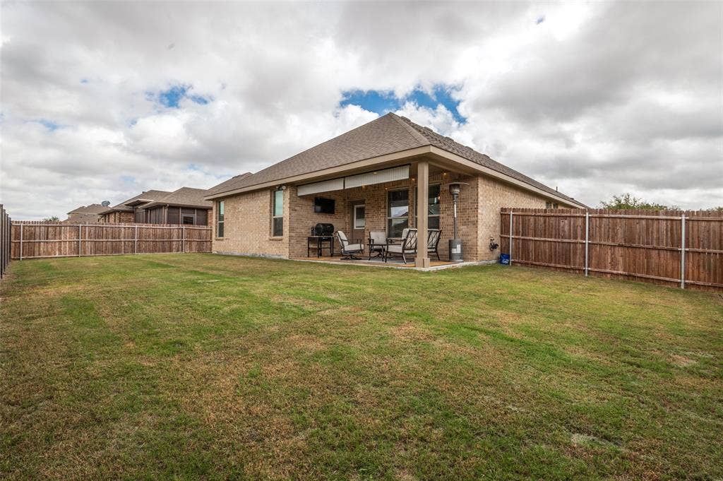 641 Grove Park Lane, Midlothian, TX 76065
