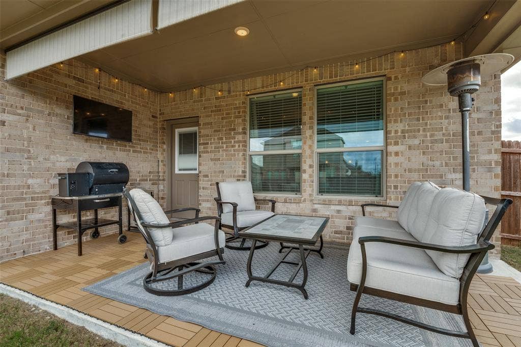 641 Grove Park Lane, Midlothian, TX 76065