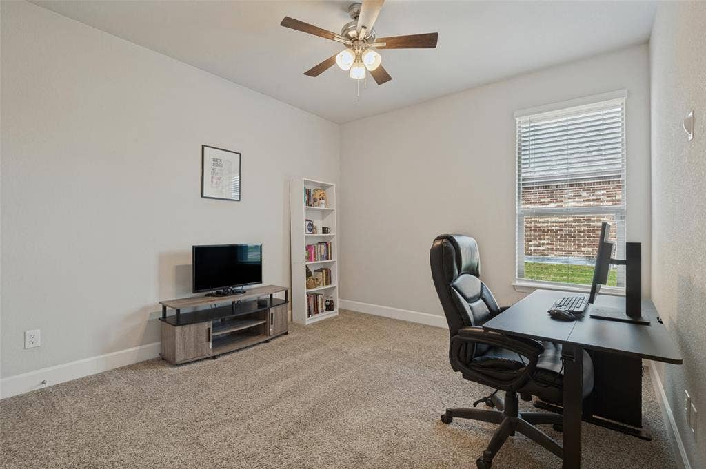641 Grove Park Lane, Midlothian, TX 76065