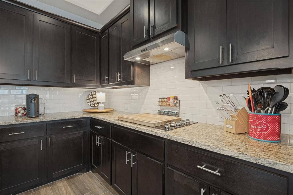 641 Grove Park Lane, Midlothian, TX 76065