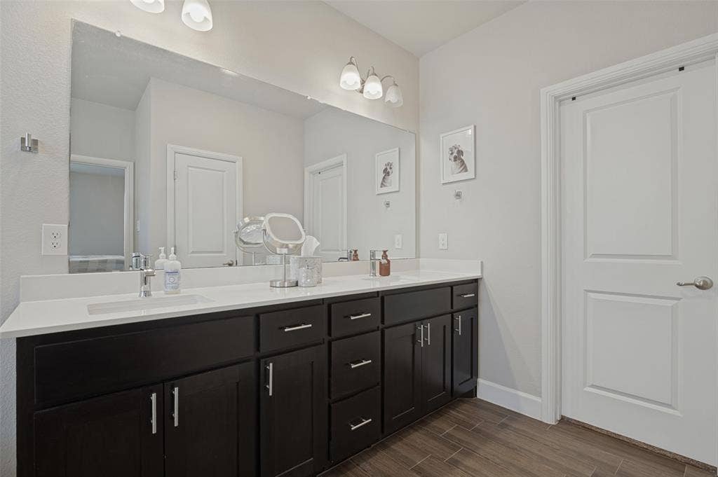 641 Grove Park Lane, Midlothian, TX 76065