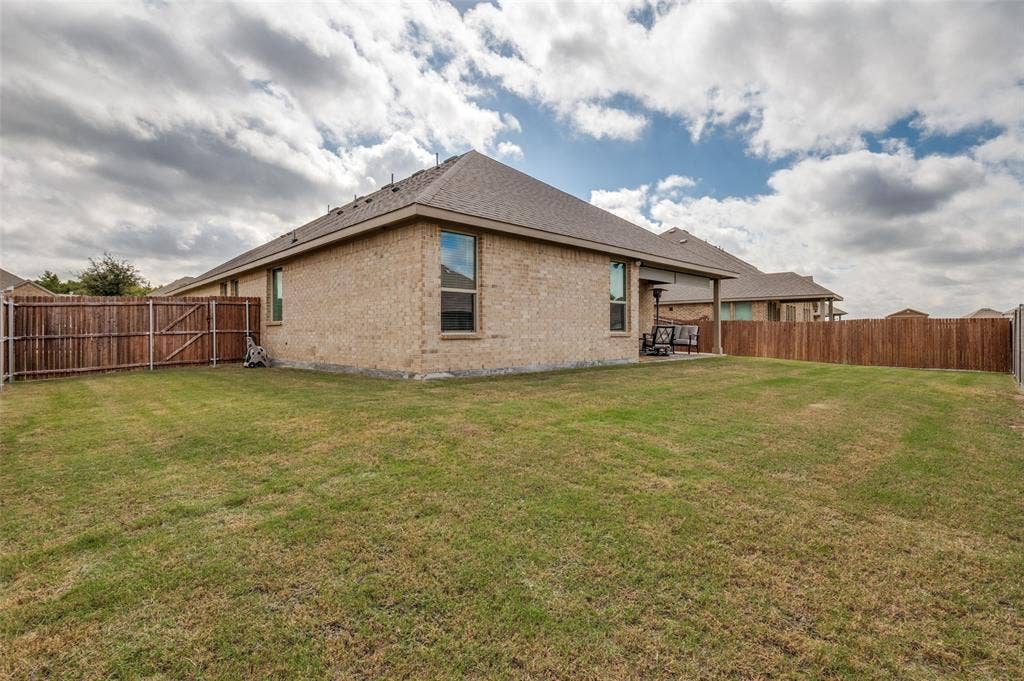 641 Grove Park Lane, Midlothian, TX 76065