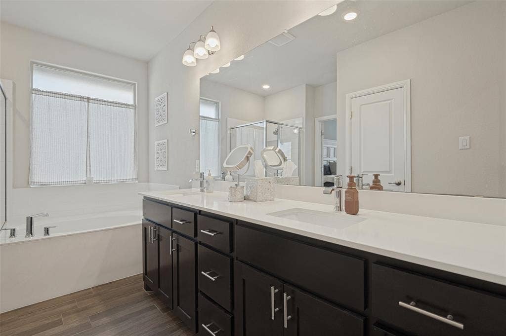 641 Grove Park Lane, Midlothian, TX 76065