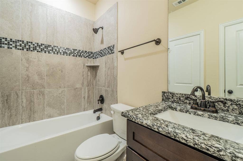 4110 Shavano Drive, Frisco, TX 75034 Attached to bedroom 2 on 2nd Floor