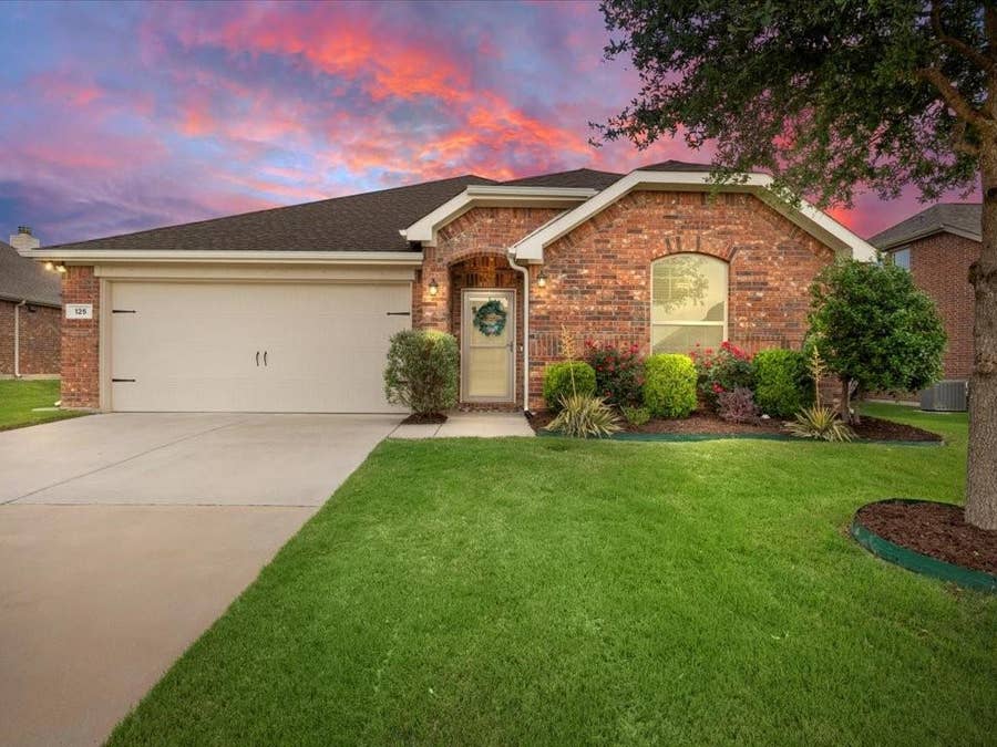 Property photo for 125 Lariat Trail, Waxahachie, TX