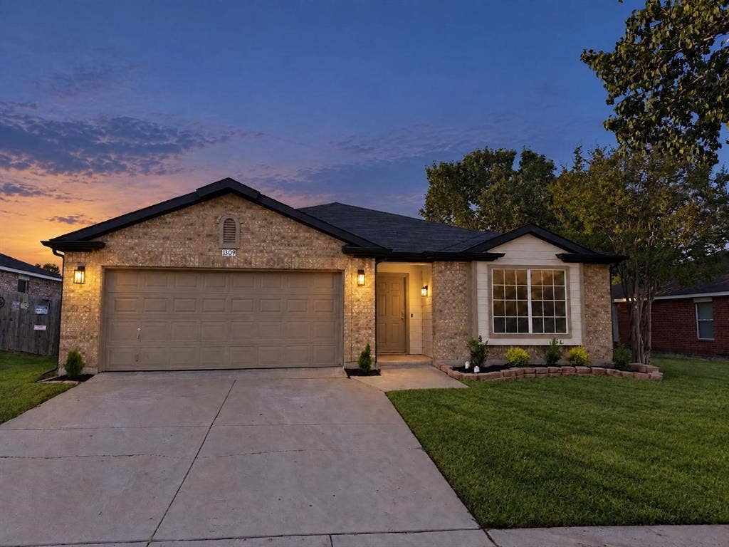 1309 Dundee Drive, Arlington, TX 76002