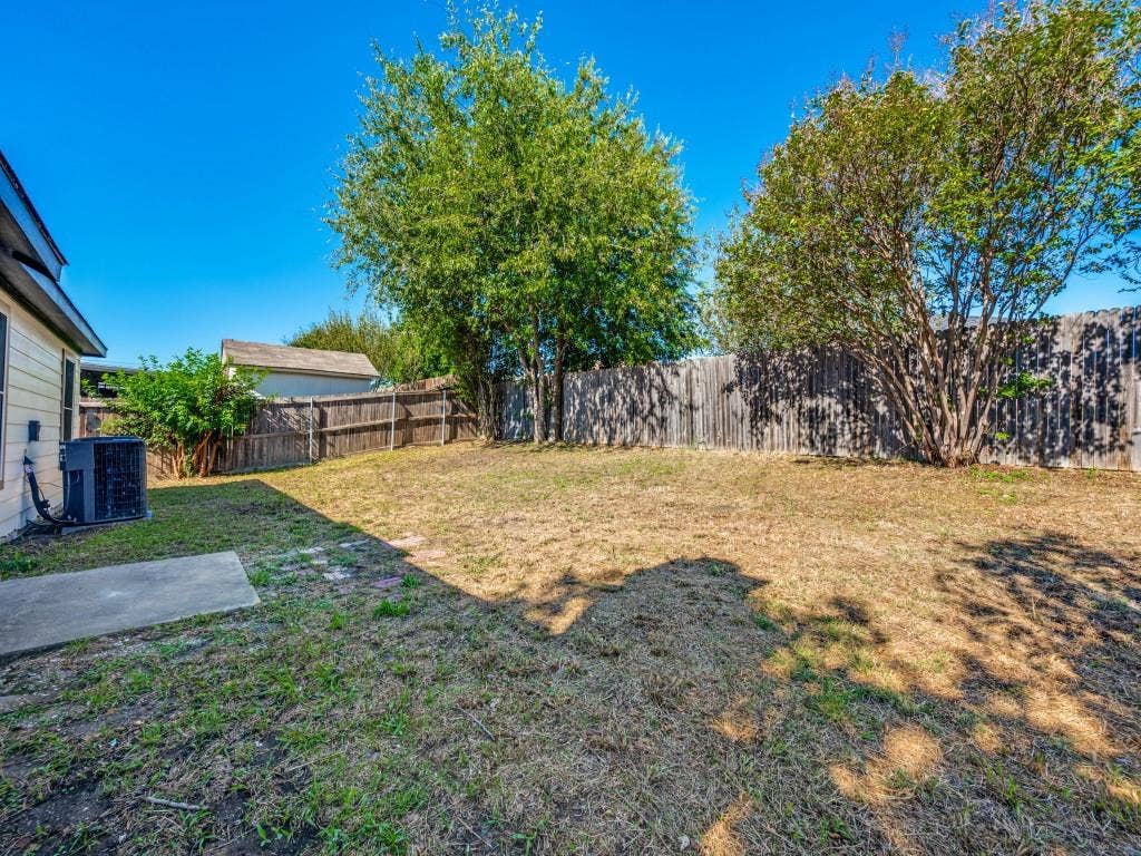 1309 Dundee Drive, Arlington, TX 76002