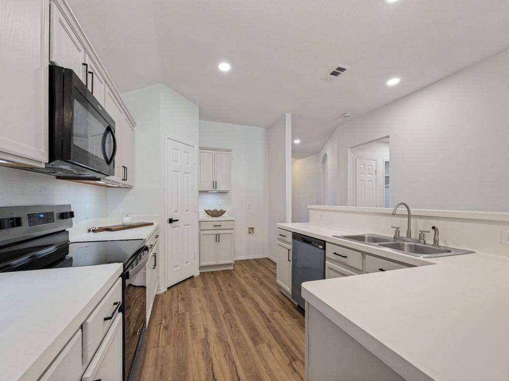 1309 Dundee Drive, Arlington, TX 76002