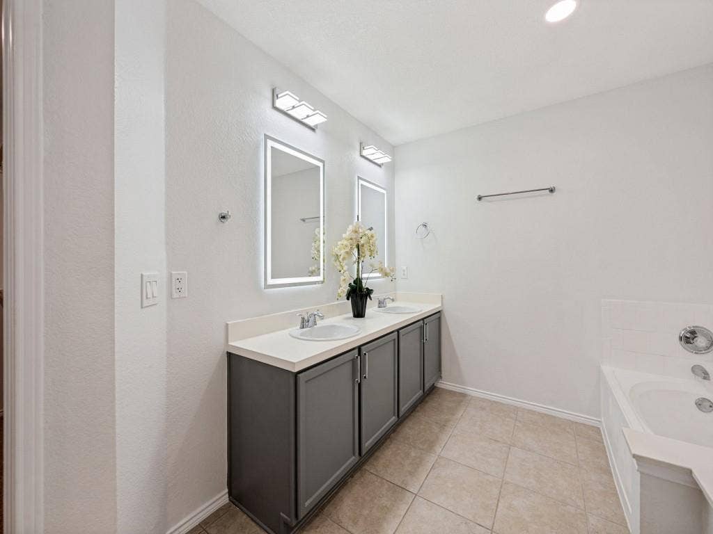 1309 Dundee Drive, Arlington, TX 76002